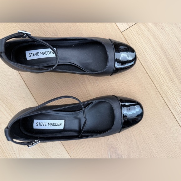 Steve Madden Eli Black Block Heel with patent tip - ankle strap - Picture 3 of 16